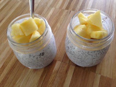 chia seed with yoghurt